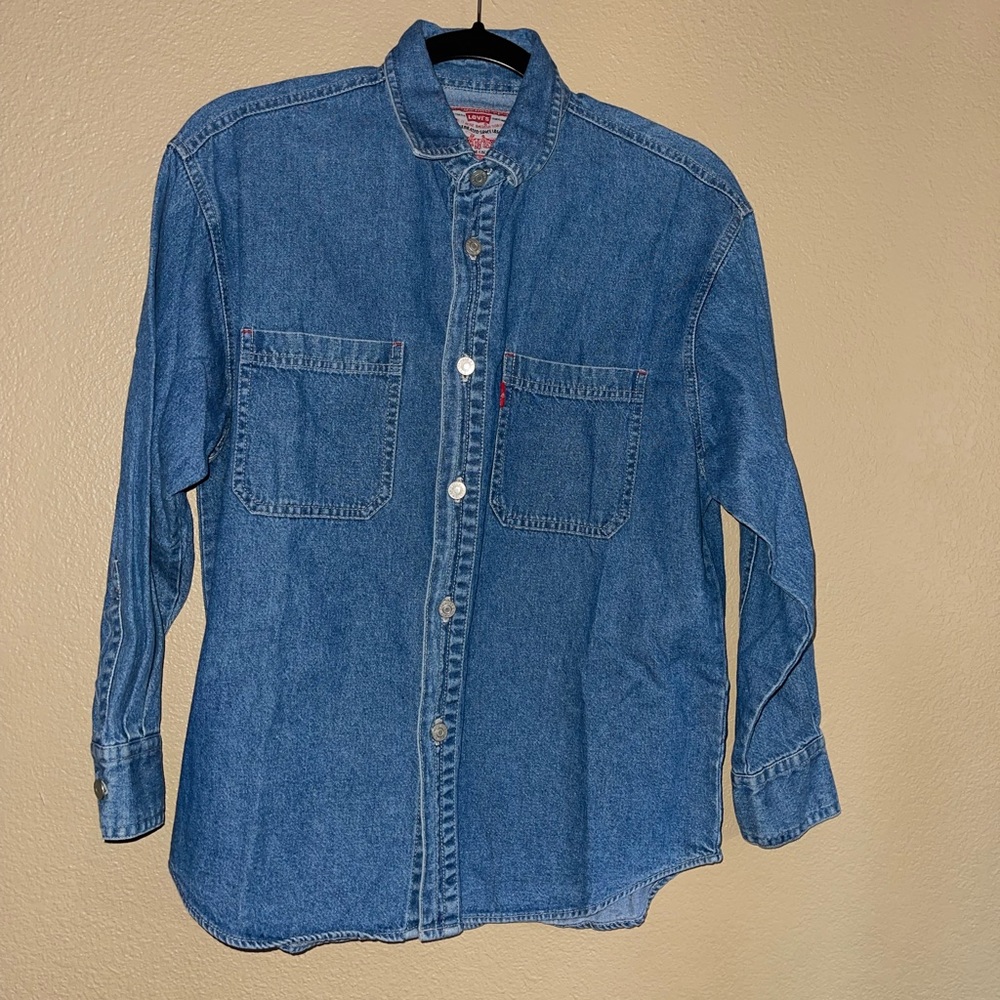 Vintage 90’s  Boy  Levi’s denim Shirt size M (12-14)